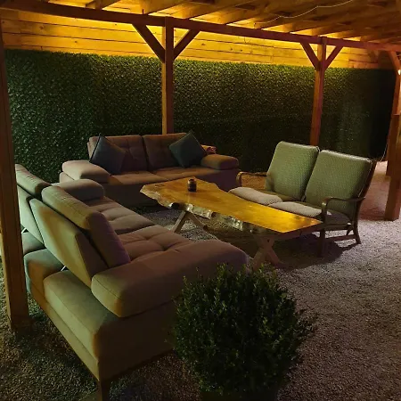 Bungalow With Shared Garden Near Beach Apartment