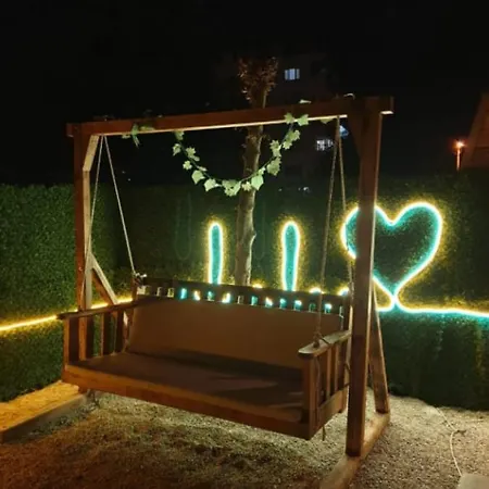 Bungalow With Shared Garden Near Beach Bursa