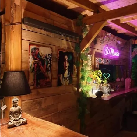 Bungalow With Shared Garden Near Beach Apartment